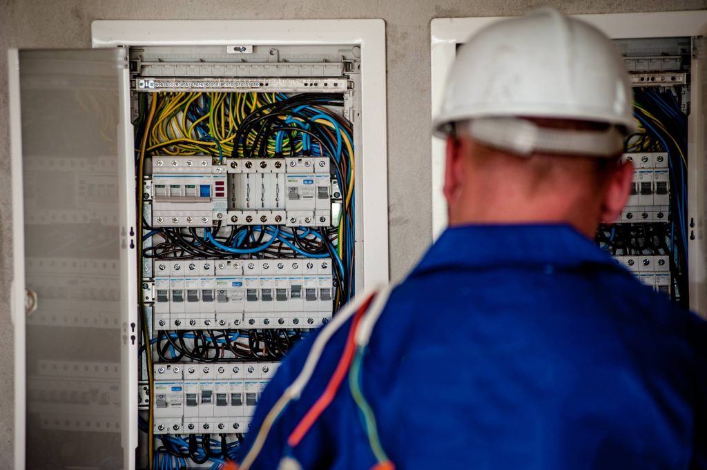 Electric service company and things to look for